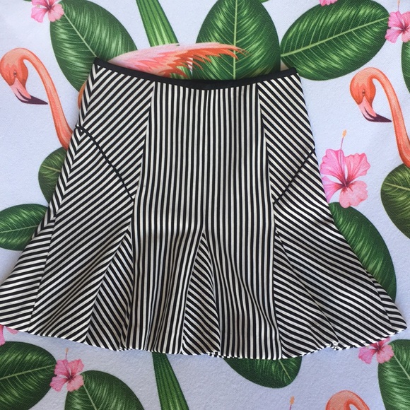 Banana Republic Dresses & Skirts - Banana Republic Striped Office Skirt